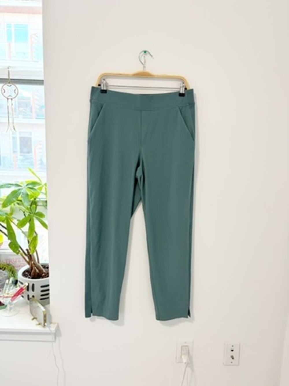 Athleta Teal Blue Brooklyn Utility Jogger Pants Size 10